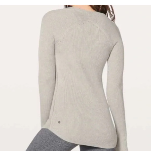 lululemon Cabin Yogi Long Sleeve Bamboo & Cashmere Athleisure Sweater - Picture 2 of 3